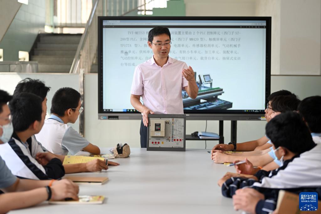 闲逸棋牌官方网站
